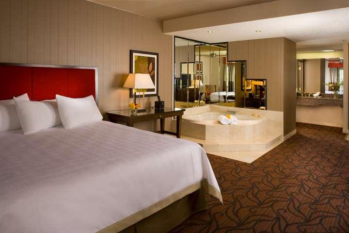 Boomtown Bossier City Room photo